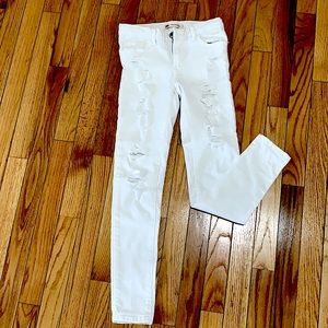 3/$25 Levi’s super skinny white jeans